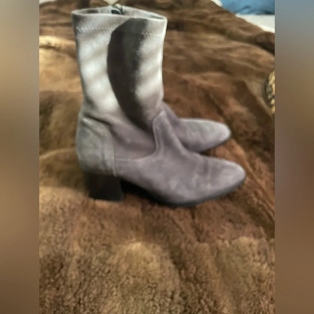Aquatalia Women's Gray Suede Ankle Boots - Classic Zip Closure Block Heel